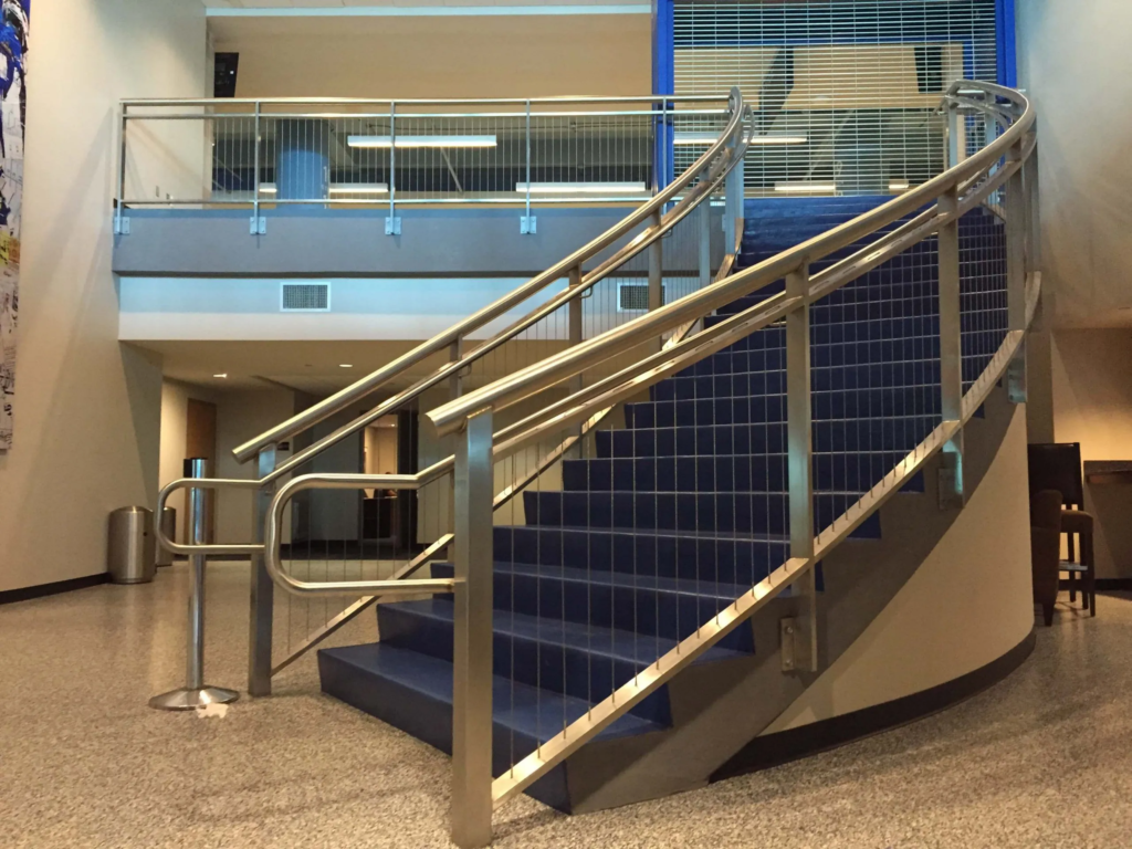 Curved Indoor Staircase with Stainless Steel Railing