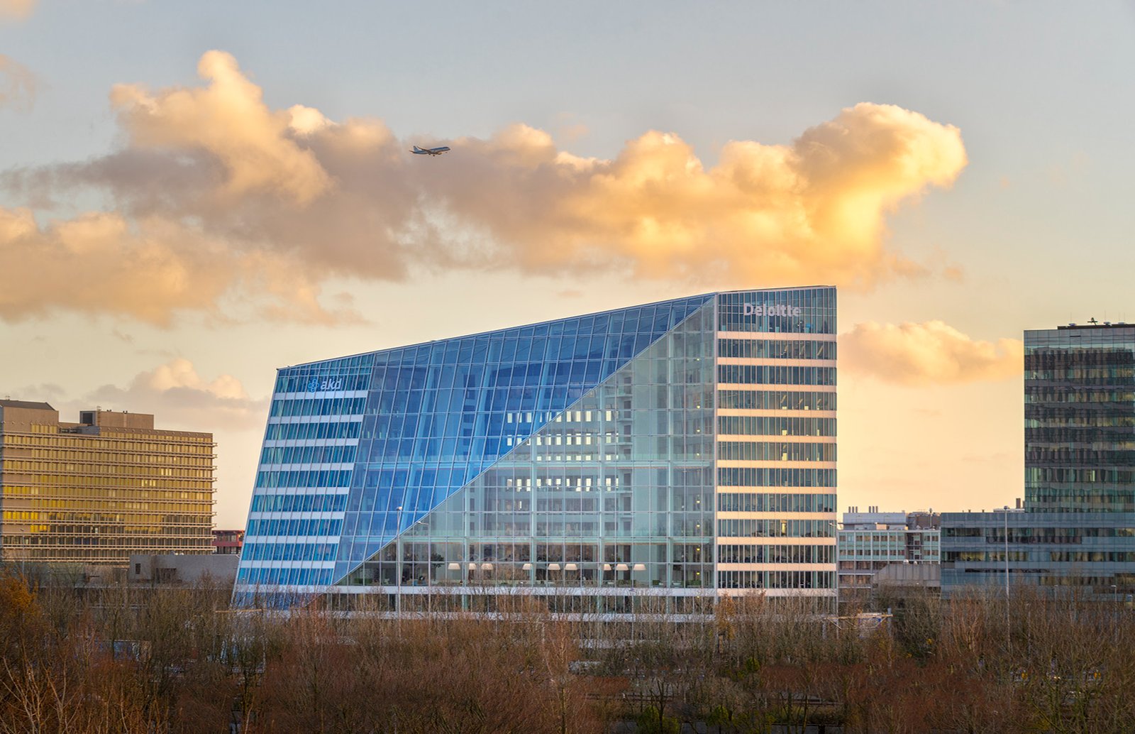 Famous Examples of Net-Zero Buildings: The Edge, Amsterdam