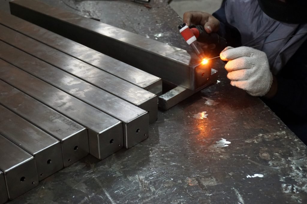 Stainless Steel vs. Mild Steel: The Ultimate Guide to Choosing the Right Metal for Your Project
