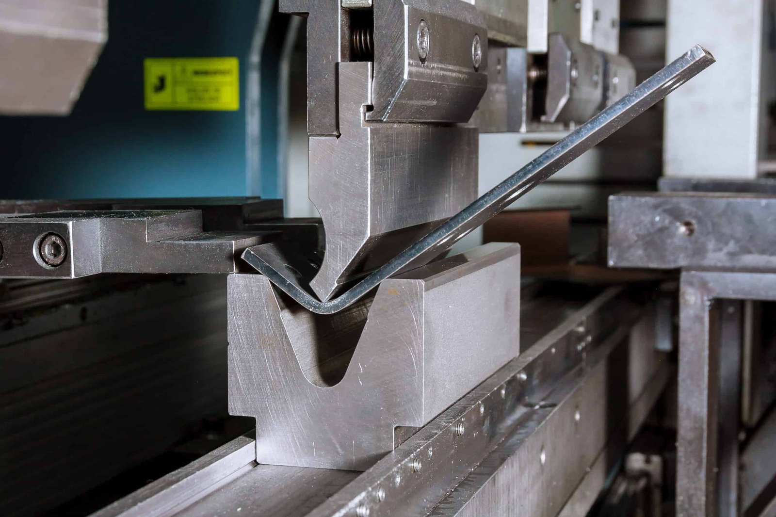 Achieve Perfect Bends Every Time: Proven Sheet Metal Bending Techniques