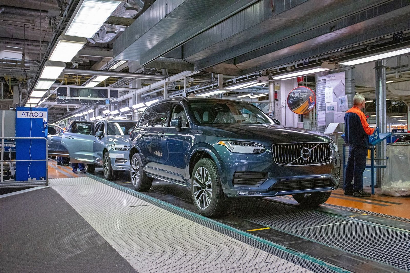 Volvo Cars Makes History: First to Use SSAB Groundbreaking Recycled Steel in Mass Production